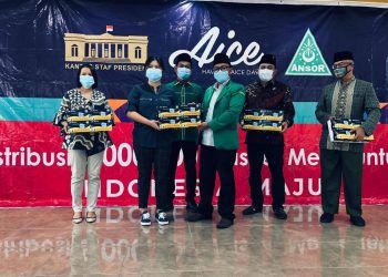 Seremoni Penyerahan dan Distribusi Masker Shield oleh AICE Group dan GP Ansor di Malang. Foto: dok