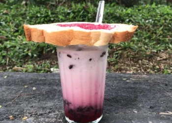 Es Santan Setengah Abad, Kuliner Istimewa di Jalan Sempu