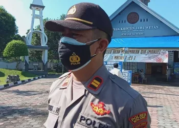 Jemaat GKJW Suwaru Tertib Protokol Kesehatan, Kapolsek Pagelaran Terkesan