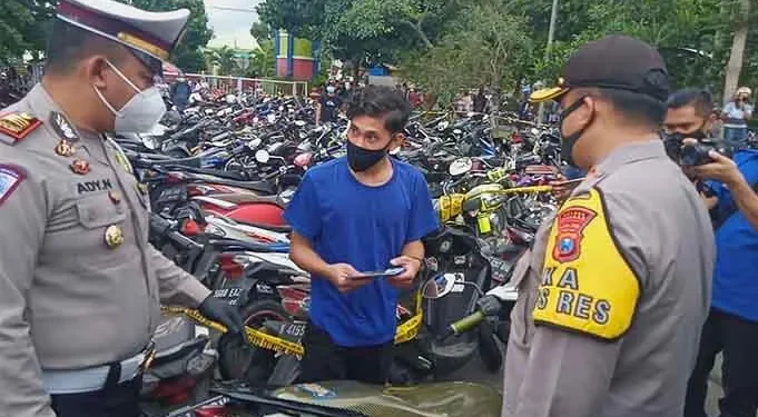 Balapan Liar di Stadion Kanjuruhan Polisi Amankan Ratusan Motor - Balapan Liar di Stadion Kanjuruhan, Polisi Amankan Ratusan Motor