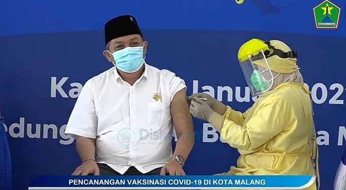 Ketua DPRD Penerima Vaksin Pertama di Kota Malang - Ketua DPRD Penerima Vaksin Pertama di Kota Malang