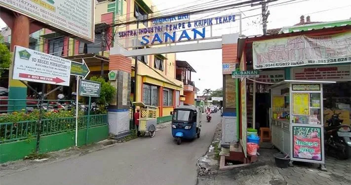 Sentra industri tempe di kampung Sanan, Malang. (foto:Azmy).