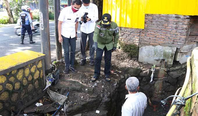 Wali Kota Malang, Sutiaji, melakukan sidak lokasi yang jadi langganan banjir.