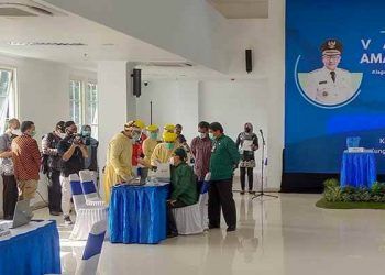 Pak Wali Kota Malang Sutiaji  saat meninjau persiapan vaksinasi di Mini Block Office, Kamis (28/01/2021) / Feni