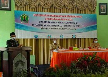 Wali Kota Malang Sutiaji saat memberikan paparan di Musrembang Tingkat Kecamatan dalam Rangka Penyusunan RKPD tahun 2020 di Kecamatan Lowokwaru /Feni