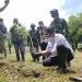 Wawali Sofyan Edi Tanam Pohon Pule di Taman Makam Bahagia Mergosono - Wawali Sofyan Edi Tanam Pohon Pule di Taman Makam Bahagia Mergosono