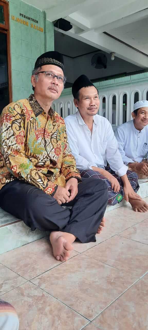 Rektor UIN Malang bersama Gus Baha. Foto: dok