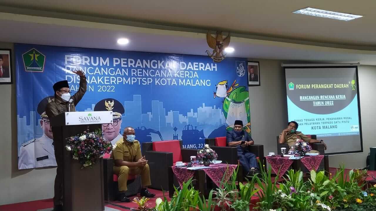 Wali Kota Malang, Drs H Sutiaji, saat agenda Forum Perangkat Daerah Rancangan Rencana Kerja Disnaker-PMPTSP Kota Malang Tahun 2022, pada Senin (22/2/2021). Foto: Ulul Azmy