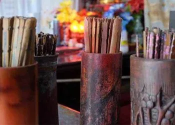 Menerawang Jodoh hingga Rezeki di Klenteng Dewi Kwan Im Gunung Kawi