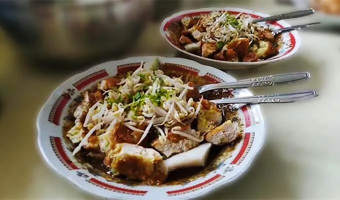 Ini Dia Resep Nenek Moyang Sejak 1935, Tahu Lontong Lonceng