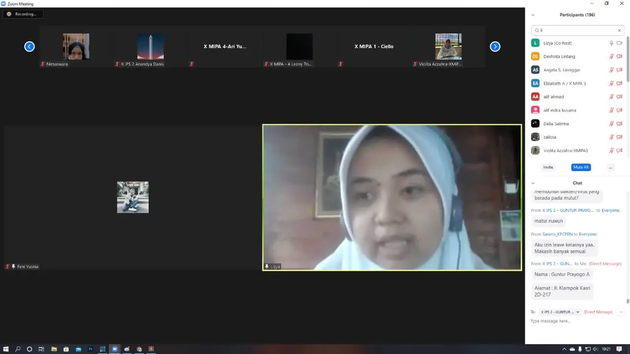 Pemred Tugu Malang ID Lizya, saat memberikan materi jurnalistik.