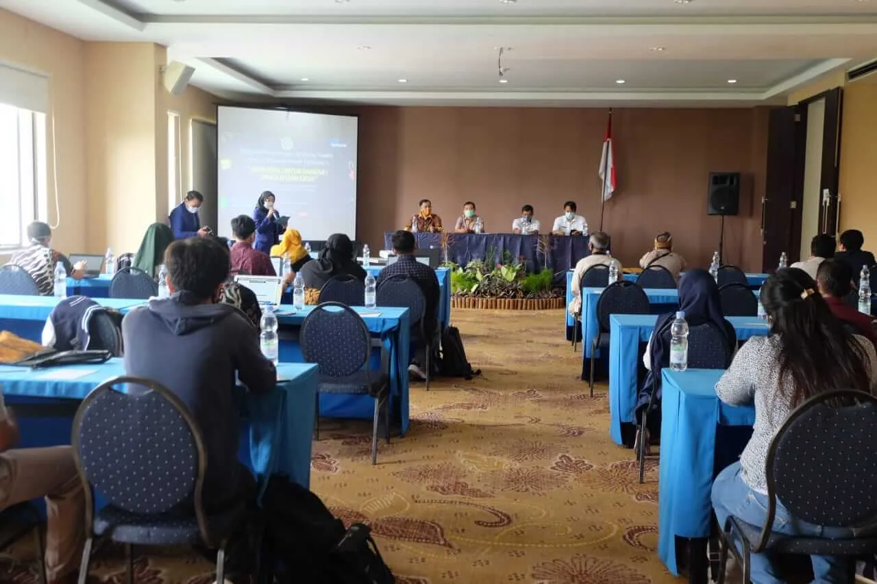 Sekretaris LP2M UM, Dr Ahmad Munjin Nasih SPd MAg, saat melaksanakan Workshop Pengembangan Kampung Tematik di El Hotel Grande pada Rabu (24/02/2021).