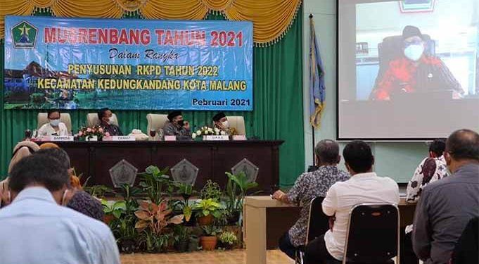 Walikota Malang, Drs. H. Sutiaji menyampaikan hal itu, dalam arahannya secara virtual pada giat Musyawarah Perencanaan Pembangunan (Musrenbang) Kecamatan Kedungkandang.