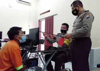 Warga Bululawang Malang Ngamuk Sambil Bawa Pedang - Warga Bululawang Malang Ngamuk Sambil Bawa Pedang
