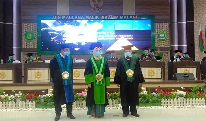 Tiga Guru Besar