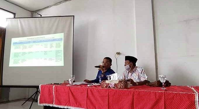 Kepala Dispangtan Kota Malang, Ade Herwanto saat menerangkan gagasan Program Urban Farming Arema, Jumat (19/2/2021).