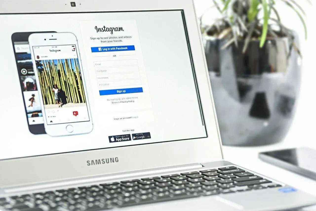 Mencari Lowongan Magang, Intip Beberapa Akun Instagram ini