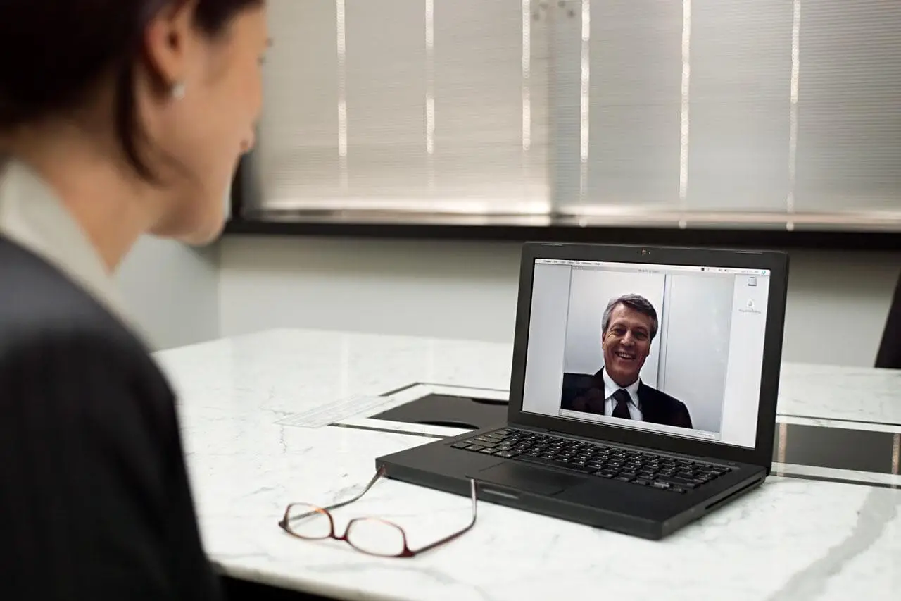 Tips Tampil Maksimal Saat Online Interview