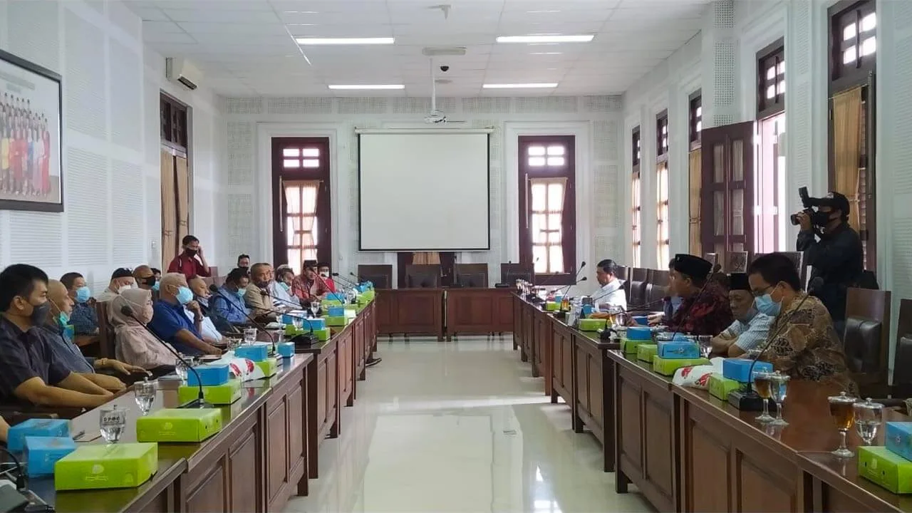 Pedagang Pasar Besar Malang Mengadu ke Dewan Terkait Revitalisasi Pasar yang Tak Transparan