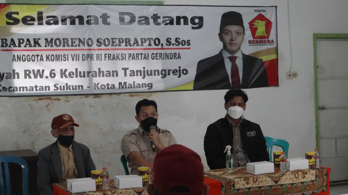 Sam Moreno saat berdialog dengan warga Kelurahan Tanjungrejo, Kecamatan Sukun, Kota Malang.