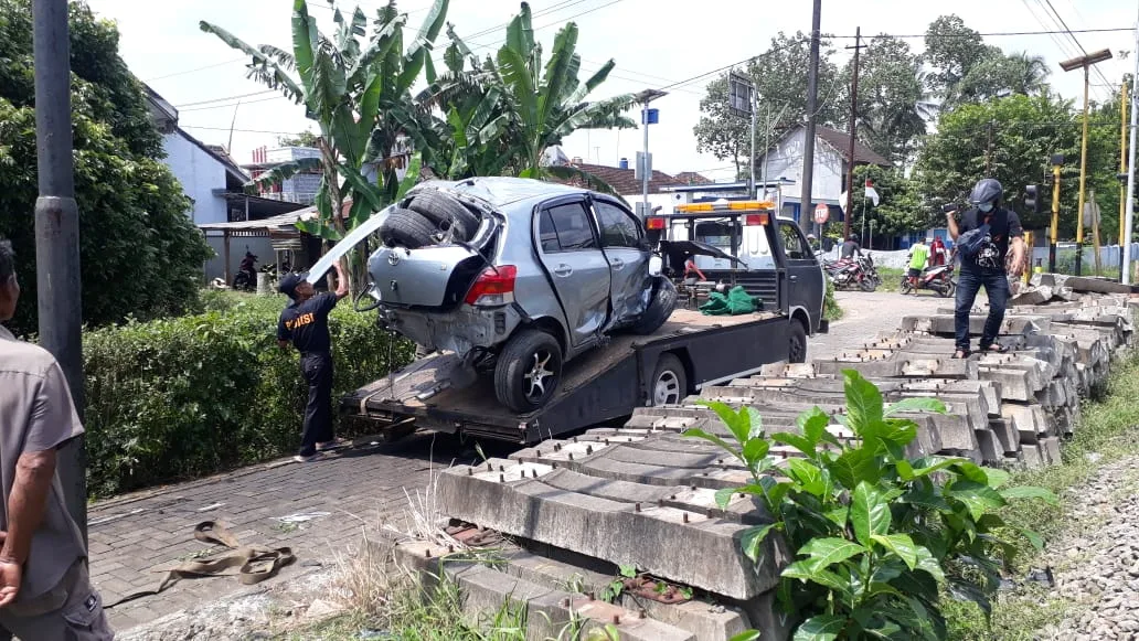 sekolah,malang - Jemput Sekolah, Ibu dan Anak Disambar Kereta Api di Malang