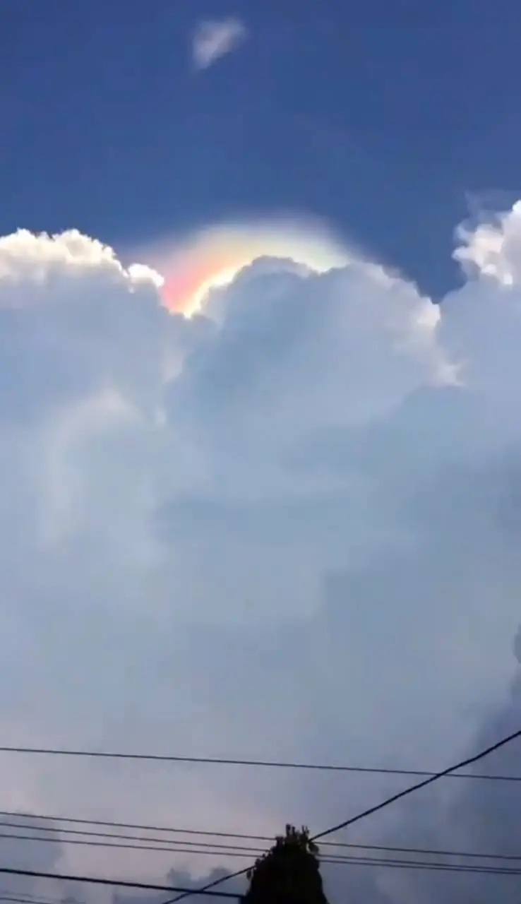 lapan - LAPAN Beri Penjelasan Soal Cahaya Berpendar Warna-Warni di Langit Pascagempa Malang