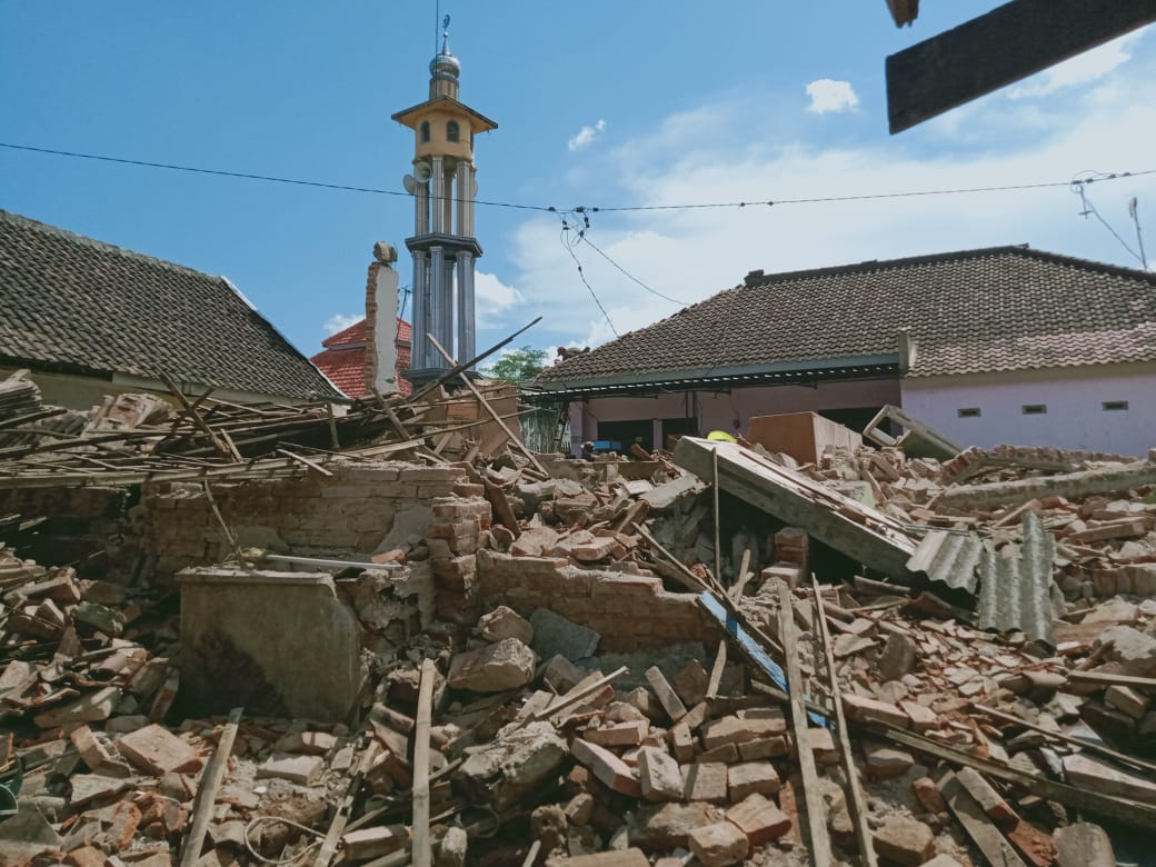 Kerusakan akibat gempa di Desa Majang Tengah, Kecamatan Dampit, Kabupaten Malang. Foto: Rizal Adhi