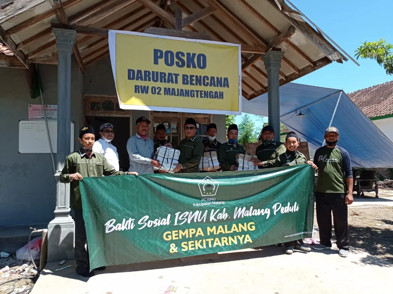 ISNU - ISNU Kabupaten Malang Salurkan Bantuan Sembako dan Buku kepada Korban Gempa Malang