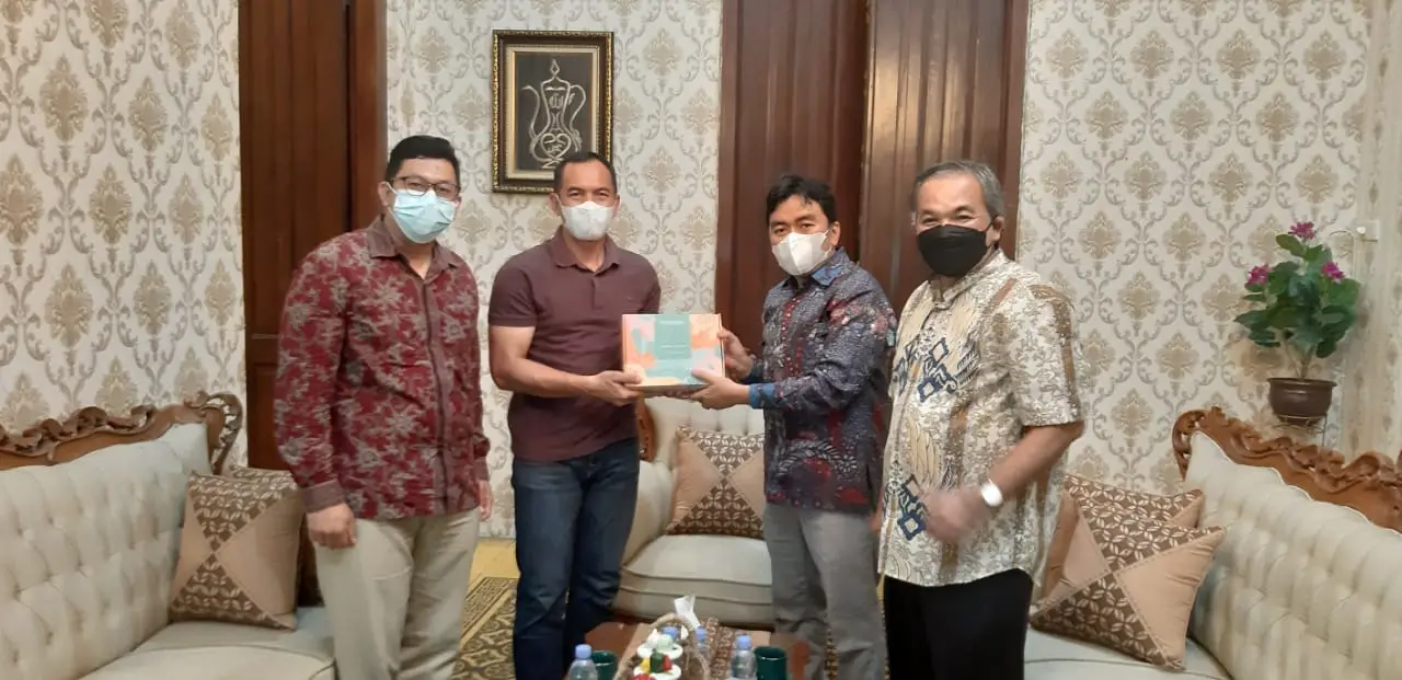 CEO Wardah - CEO Wardah Paragon Berkomitmen Bantu Danrem Surakarta Wujudkan Program Renovasi Rumah Layak Huni