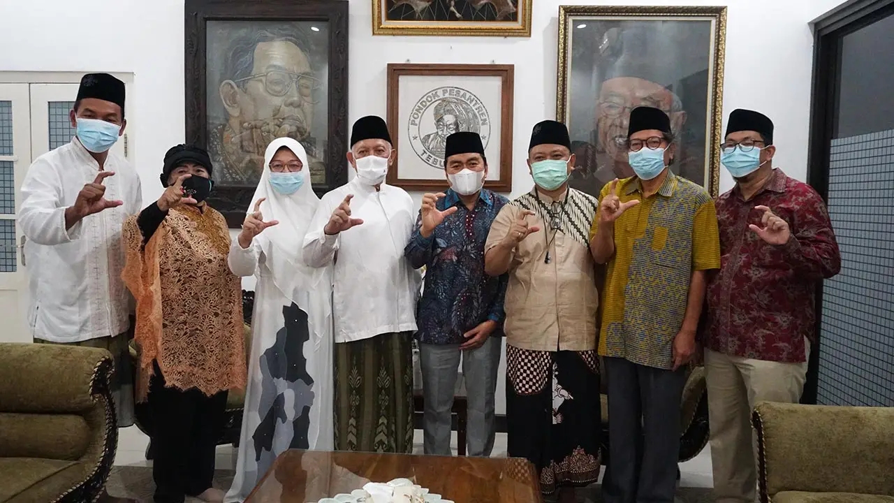 Safari Ramadhan - Akhiri Safari Ramadhan di Jatim, CEO Paragon Kunjungi Tiga Pesantren di Jombang