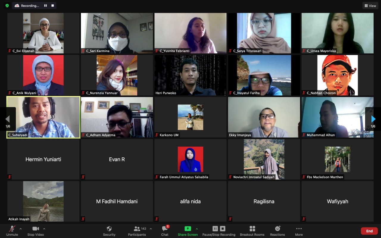Workshop Film Criticism yang dihelat oleh sivitas akademika Jurusan Sastra Inggris Fakultas Sastra Universitas Negeri Malang secara virtual, Rabu (14/4/2021). Foto/Azmy