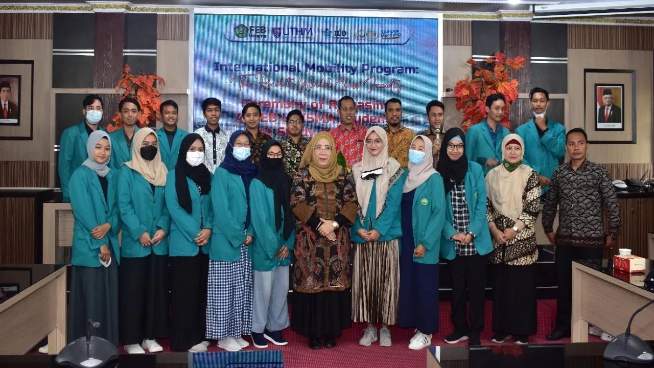 FEB Unisma - Mantapkan Internasionalisasi, FEB UNISMA Kirim 41 Mahasiswa Program Student Exchange ke Luar Negeri