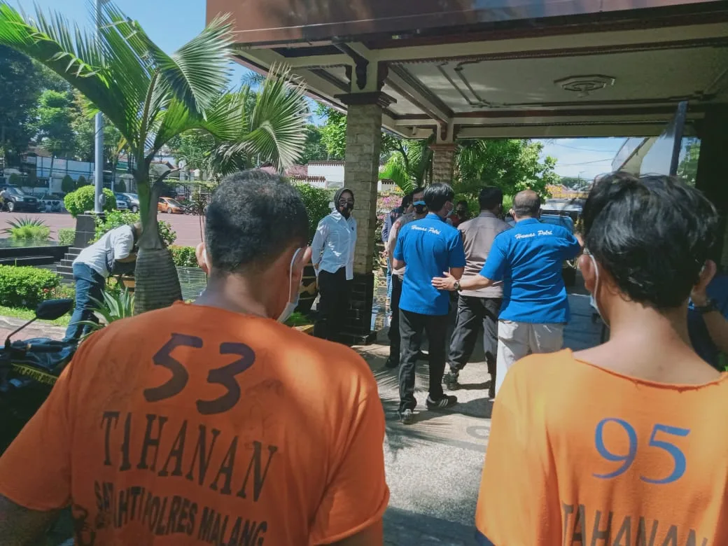 Ilustrasi penangkapan tindak kriminalitas di Polsek. Foto: Rizal.