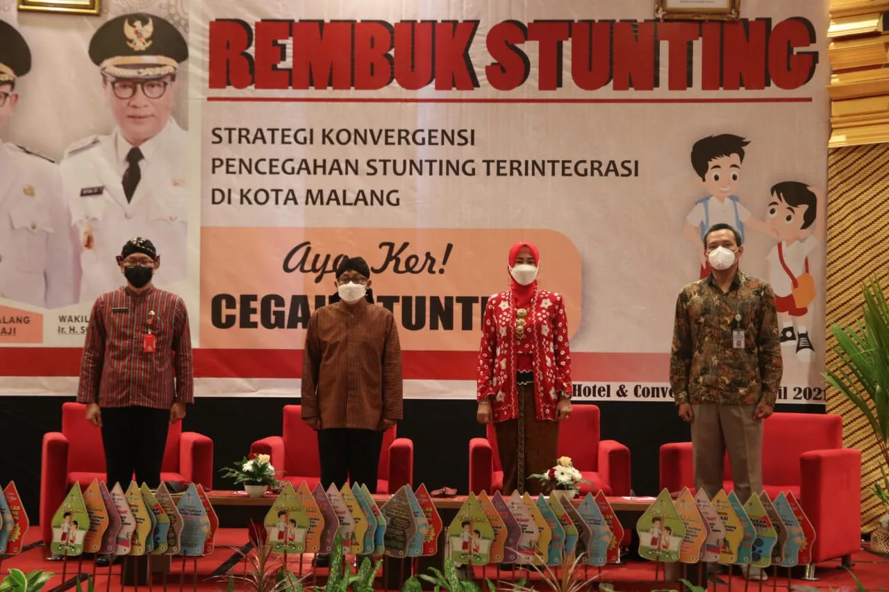 Wali Kota Malang Sutiaji saat memaparkan presentasidi acara Rembuk Stunting, Kamis (29/4/2021). Foto/Humas Pemkot Malang