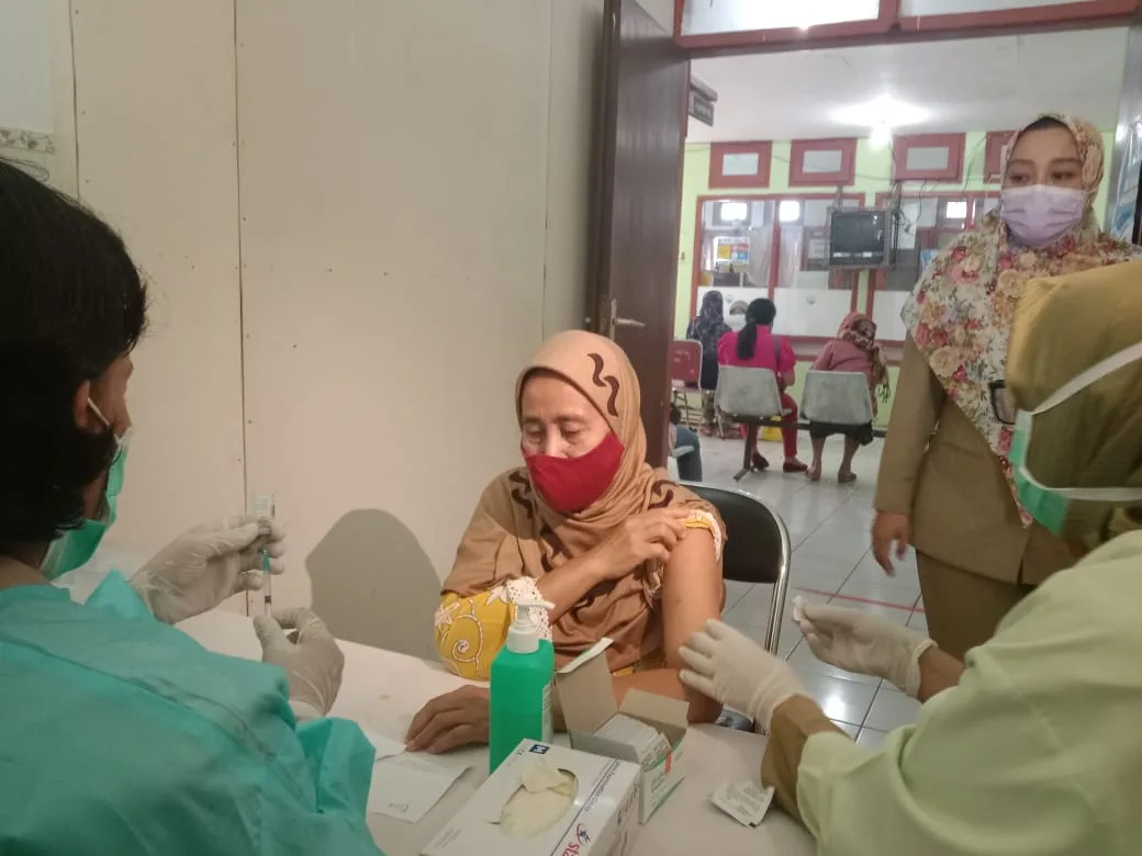 Kota Batu - Terima 36 Vial, Puskesmas Kota Batu Mulai Jalankan Vaksinasi Lansia