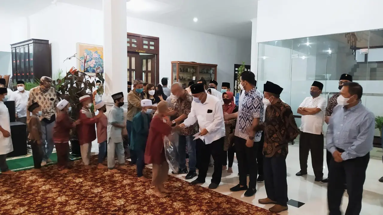 DPRD Kota Malang - Berbagi Bahagia, DPRD Kota Malang Beri Santunan Ratusan Anak Yatim Piatu