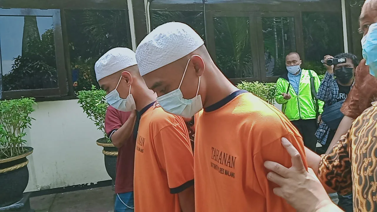 mayat - Pembuang Mayat Wanita Terbungkus Karpet: Korban Saya Bacakan Yasin setelah Mabuk-mabukan