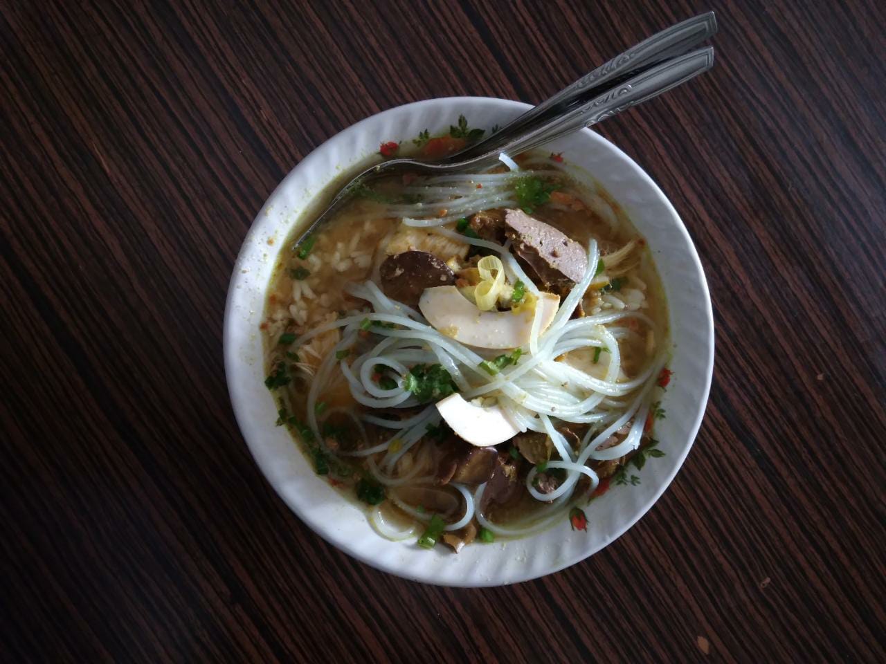 Nasi soto spesial di Soto Ayam Lamongan Mitra. Foto: Feni Yusnia