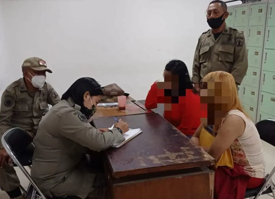 Satpol PP Kota Malang Jaring 1 Waria dan 2 Pekerja Seks Bandel