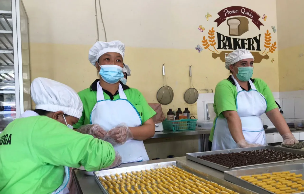 Lebaran - Menengok Jajanan Lebaran Bikinan Para Tahanan Lapas Perempuan Malang