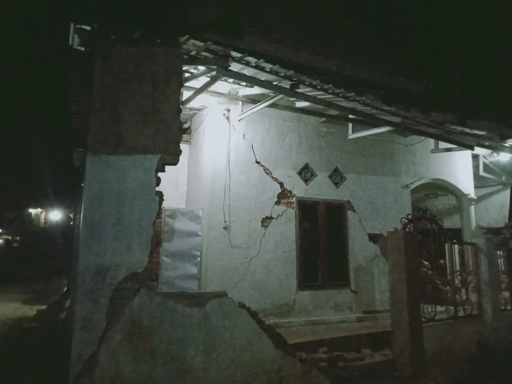 Baru Sehari Direnovasi, Musala Rusak Kembali Akibat Gempa Jumat Malam