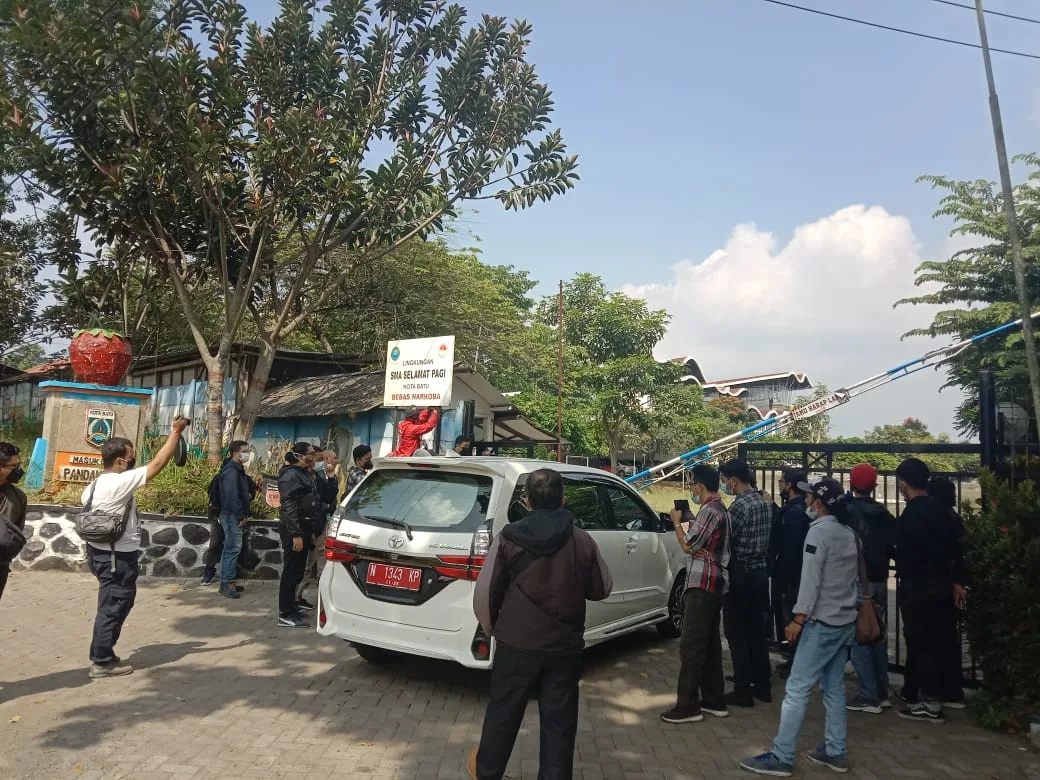 Rombongan DPRD Jatim. Foto Sholeh.