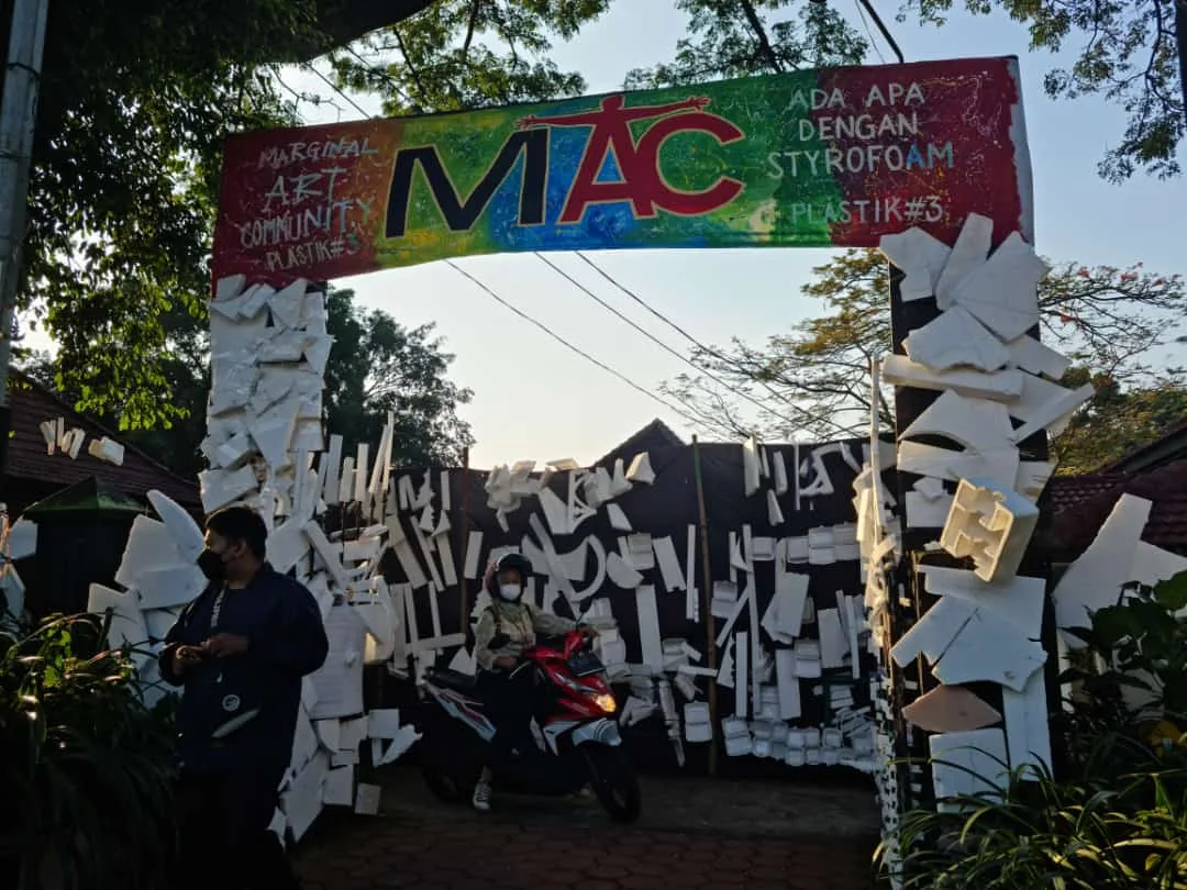 Lewat Kesenian, Marginal Art Community Ingatkan Bahaya Styrofoam
