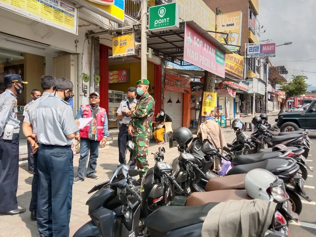 PAD - PAD Retribusi Parkir di Alun-alun Batu Rp 9 Juta Perbulan, Dishub Lakukan Sidak