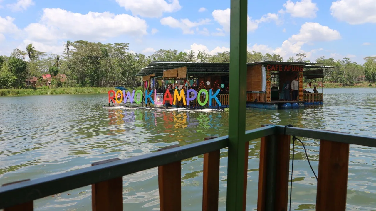 cafe - Cafe Apung Rowo Klampok, Tempat Wisata dan Kuliner di Atas Waduk