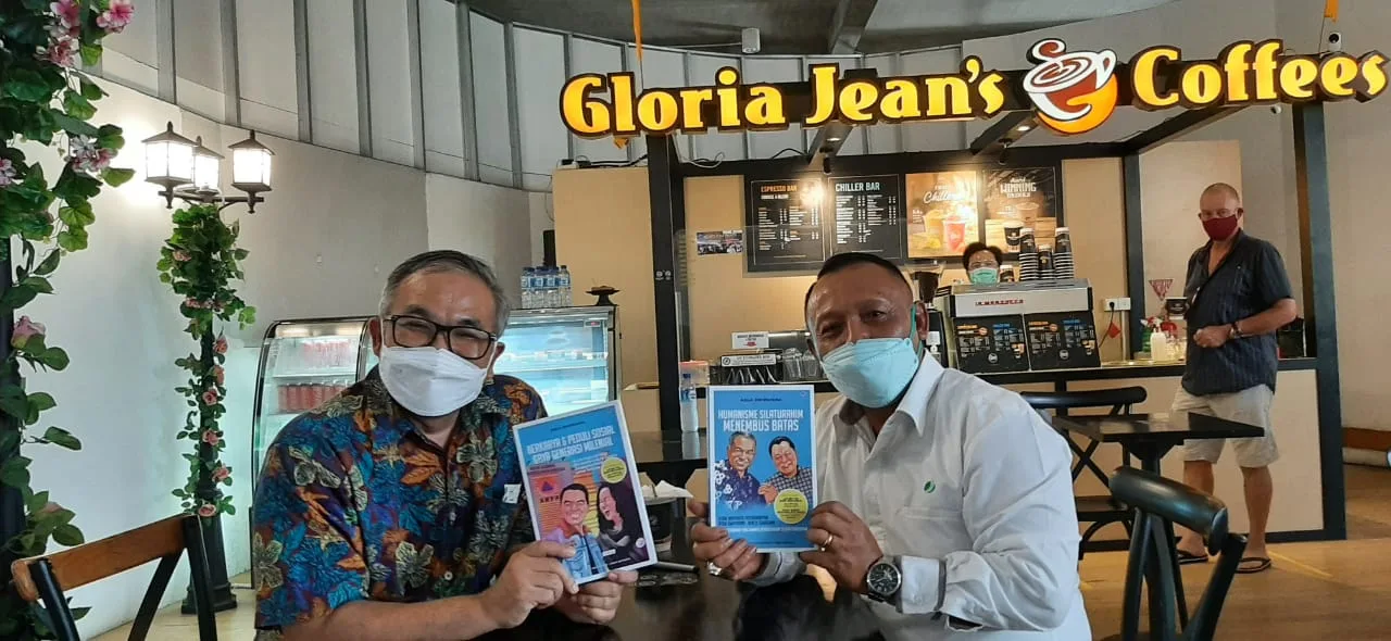Dr Aqua Dwipayana bersama Deputi Direktur BPJS Ketenagakerjaan Wilayah Bali-Nusa Tenggara-Papua, Toto Suharto. Foto: dok