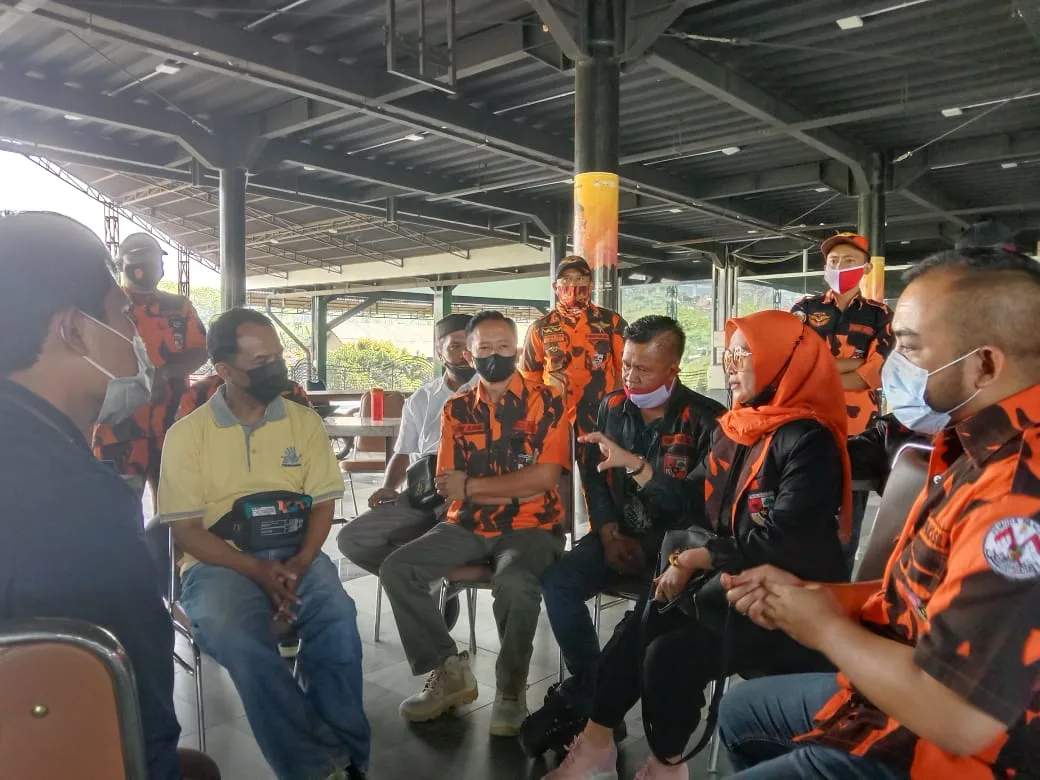 Pemuda Pancasila Datangi SMA SPI Kota Batu untuk Beri Dukungan Moril Siswa