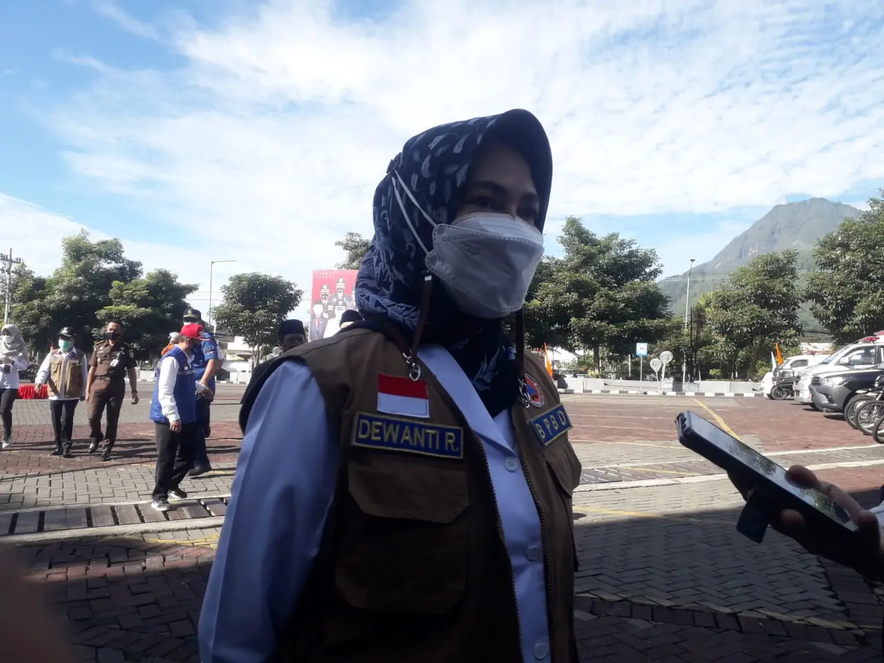 Wali Kota Batu, Dewanti Rumpoko, menerangkan kondisi Kota Batu etrkait potensi bencana alam. Foto: dok.