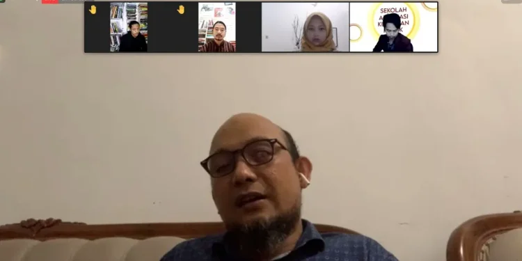 Novel Baswedan menyampaikan pandangannya dalam acara SAKP IMM Malang Raya/tugu malang