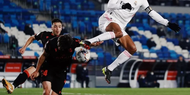 Raphael Varane, pemain yang kini menjadi pilar baru MU